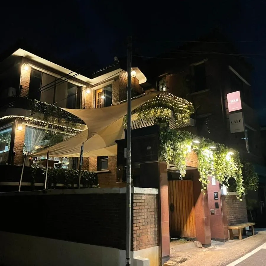 Antique Home Linked With Cafe & Bar Incheon Apartment