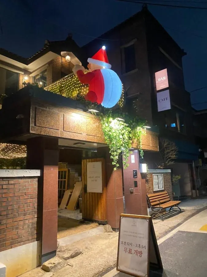 Antique Home Linked With Cafe & Bar Incheon South Korea